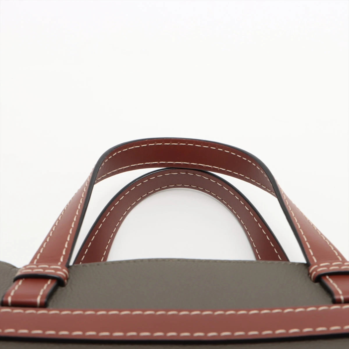 ロエベ LOEWE ブラウンとグレーのハンドバッグ