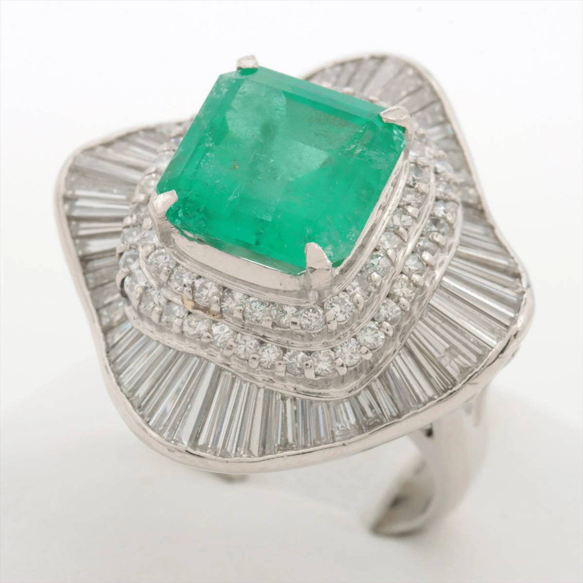 Ptエメラルドリング　新品未使用品 楽天市場】【KOMEHYO】 PT エメラルド リング 1.379CT【中古