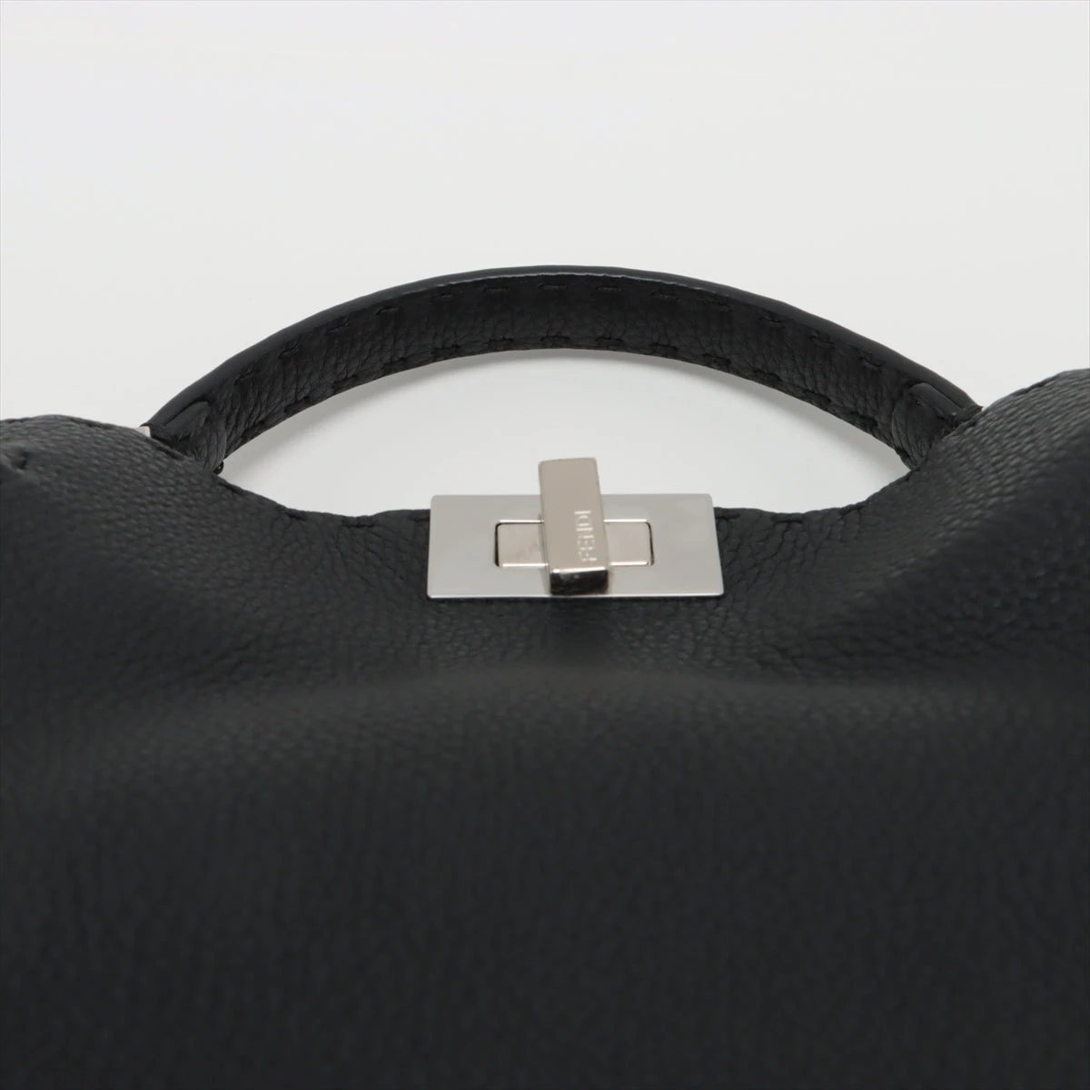 フェンディ ピーカブーエッセンシャリー セレリア レザー 2WAY