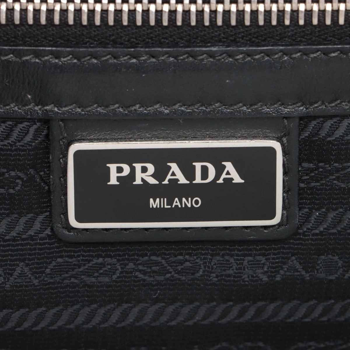 【美品★現行品】 PRADA サフィアーノ ハンドバッグ ブラック 2VH069 プラダ ハンドバッグ ブリック サフィアーノレザー 2VH069 PRADA