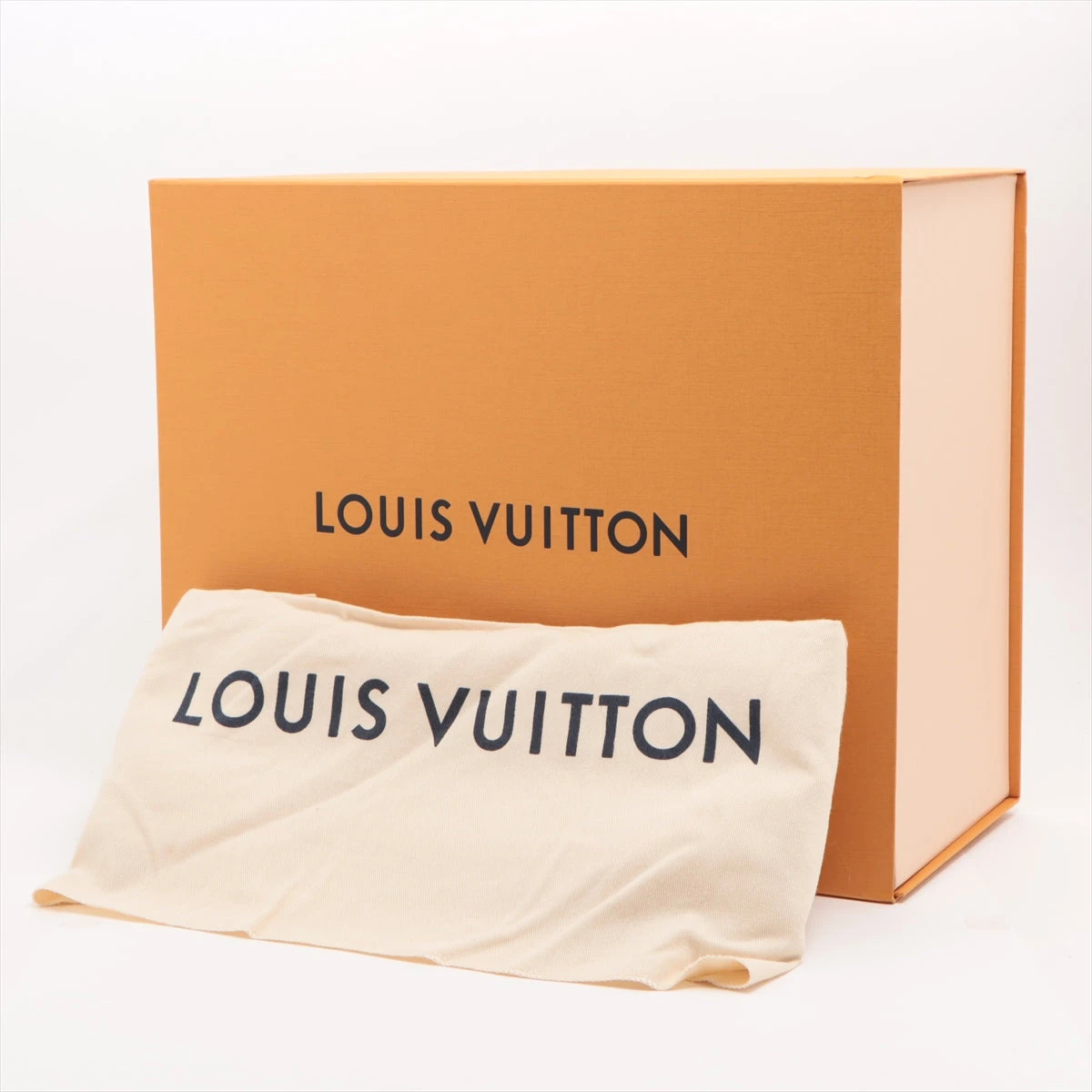 LOUIS VUITTON（クッション）のフリマアイテム一覧