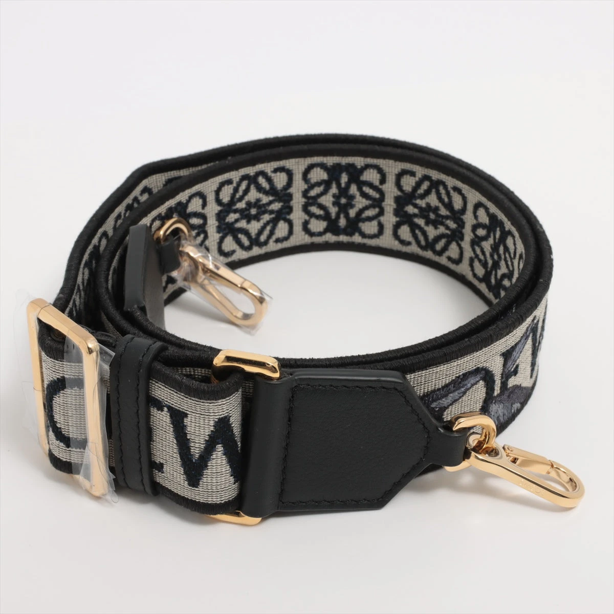 ◇ロエベ◇ロエベ×スタジオジブリ/レザー/アナグラム/チャーム/ブランド LOEWE - 超レア 新品☆LOEWE ジブリ ススワタリ チャーム 千と