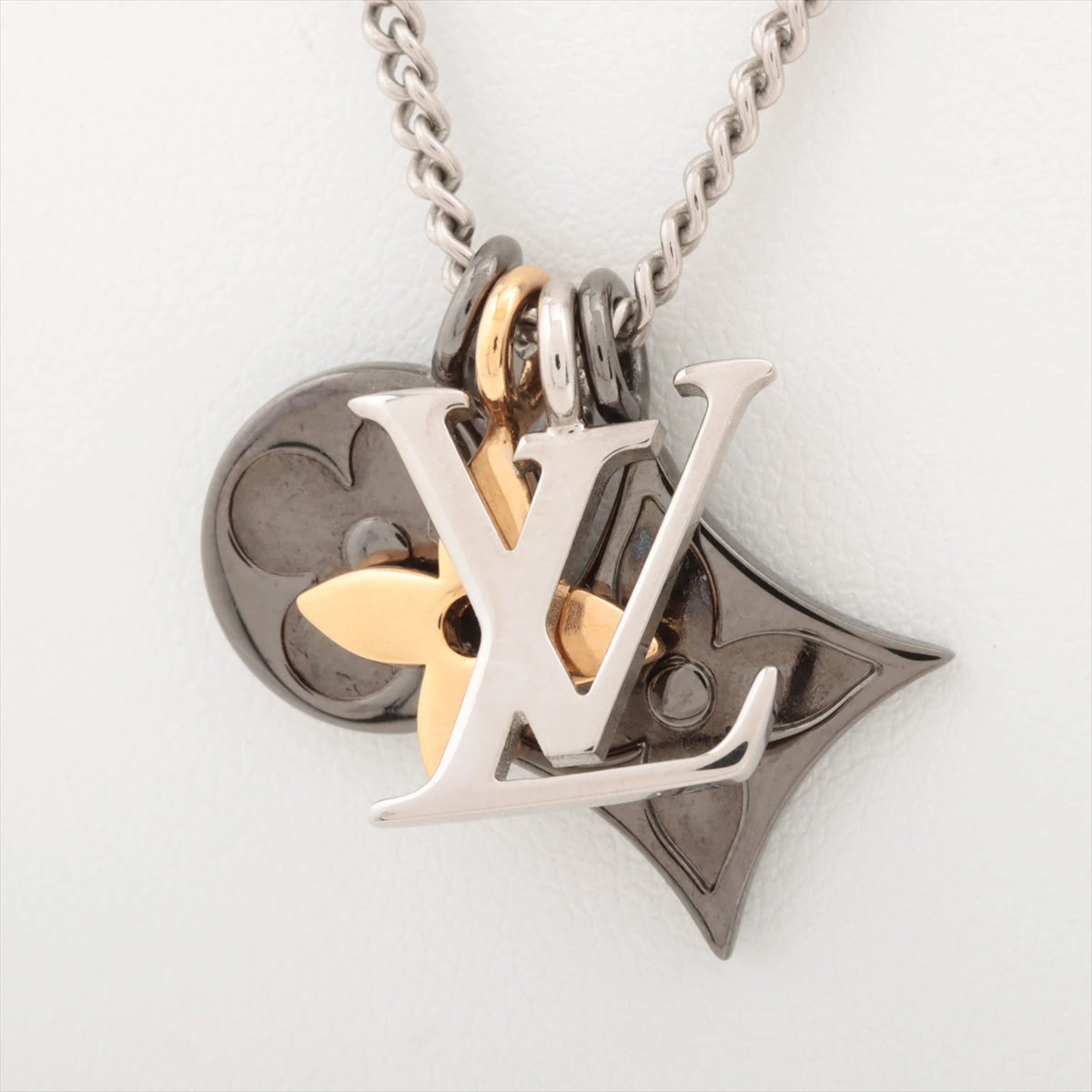 ルイヴィトン LOUIS VUITTON LV インスティンクト ペンダント・LV