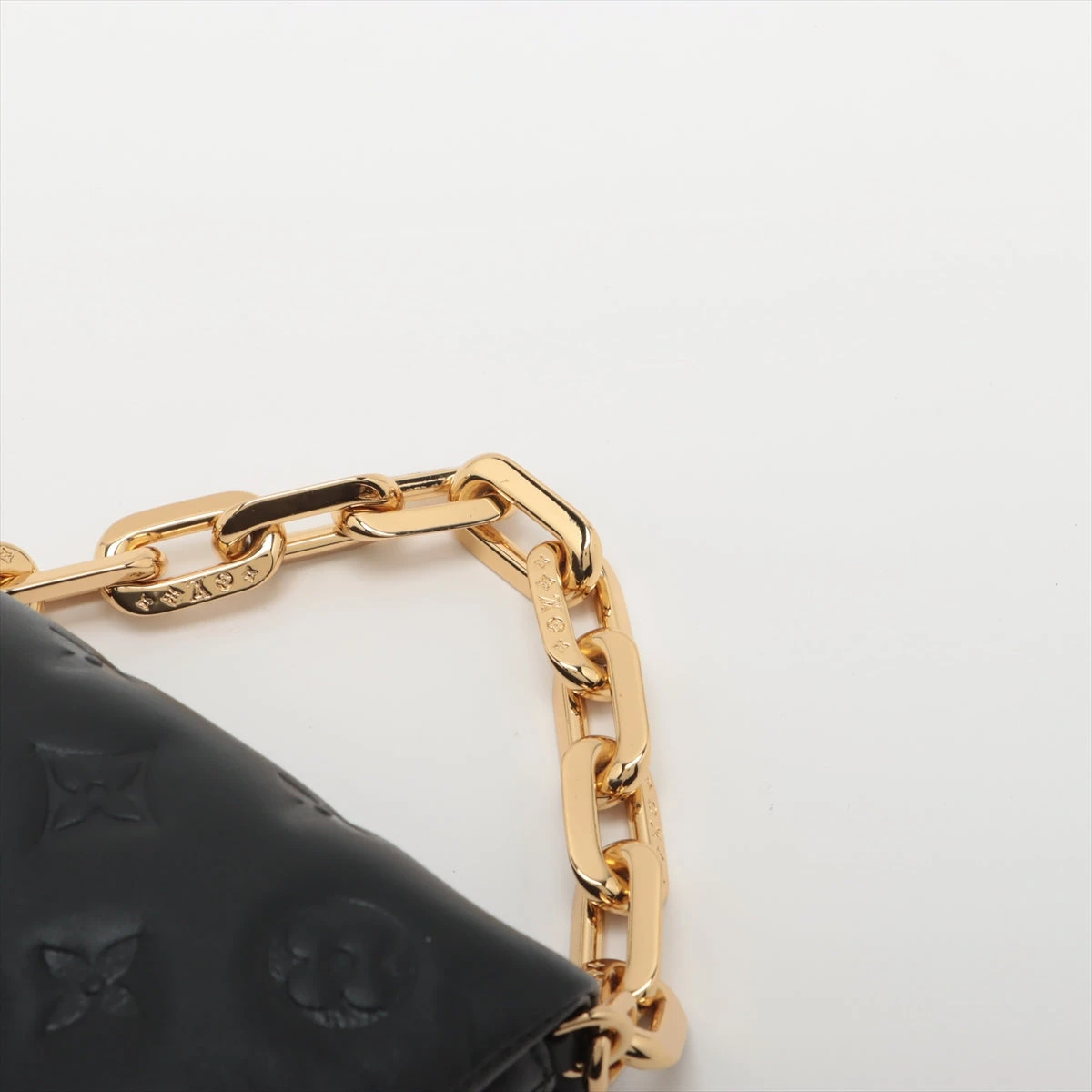 ヴィトン モノグラム エンボス クッサン ベルトバッグ M81125 AP060910