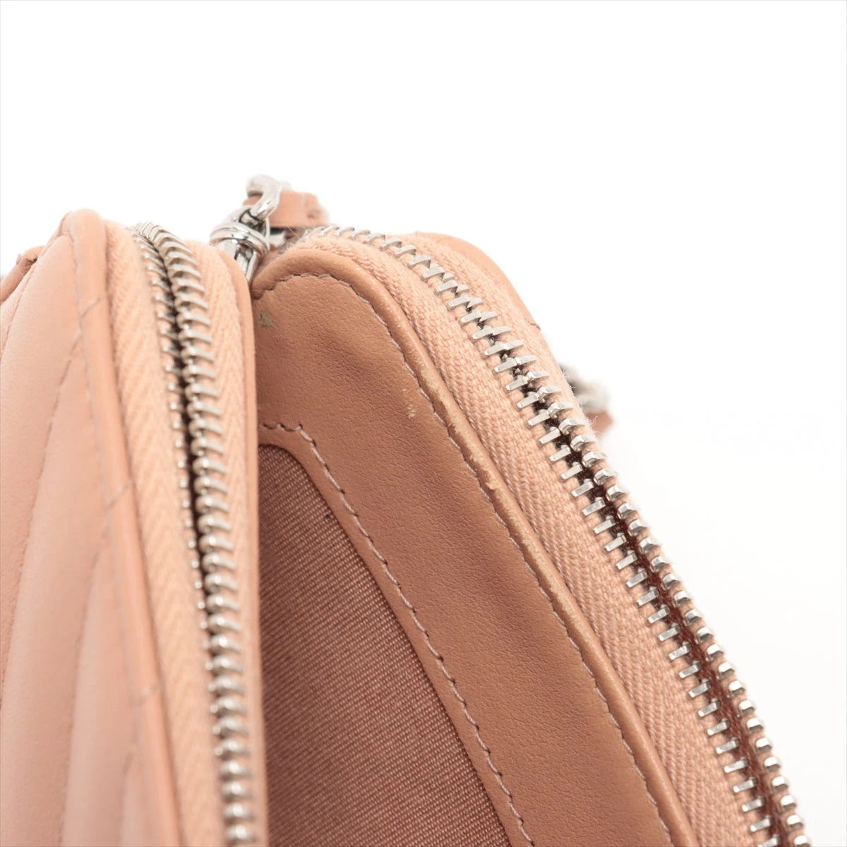 シャネル Vステッチ ラムスキン チェーンウォレット ベージュ