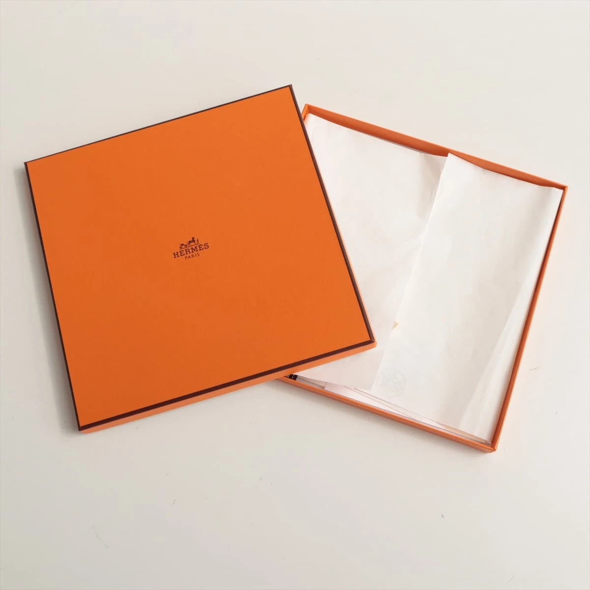 エルメス ポワントゥ スカーフ シルク ホワイト A1739656｜中古 