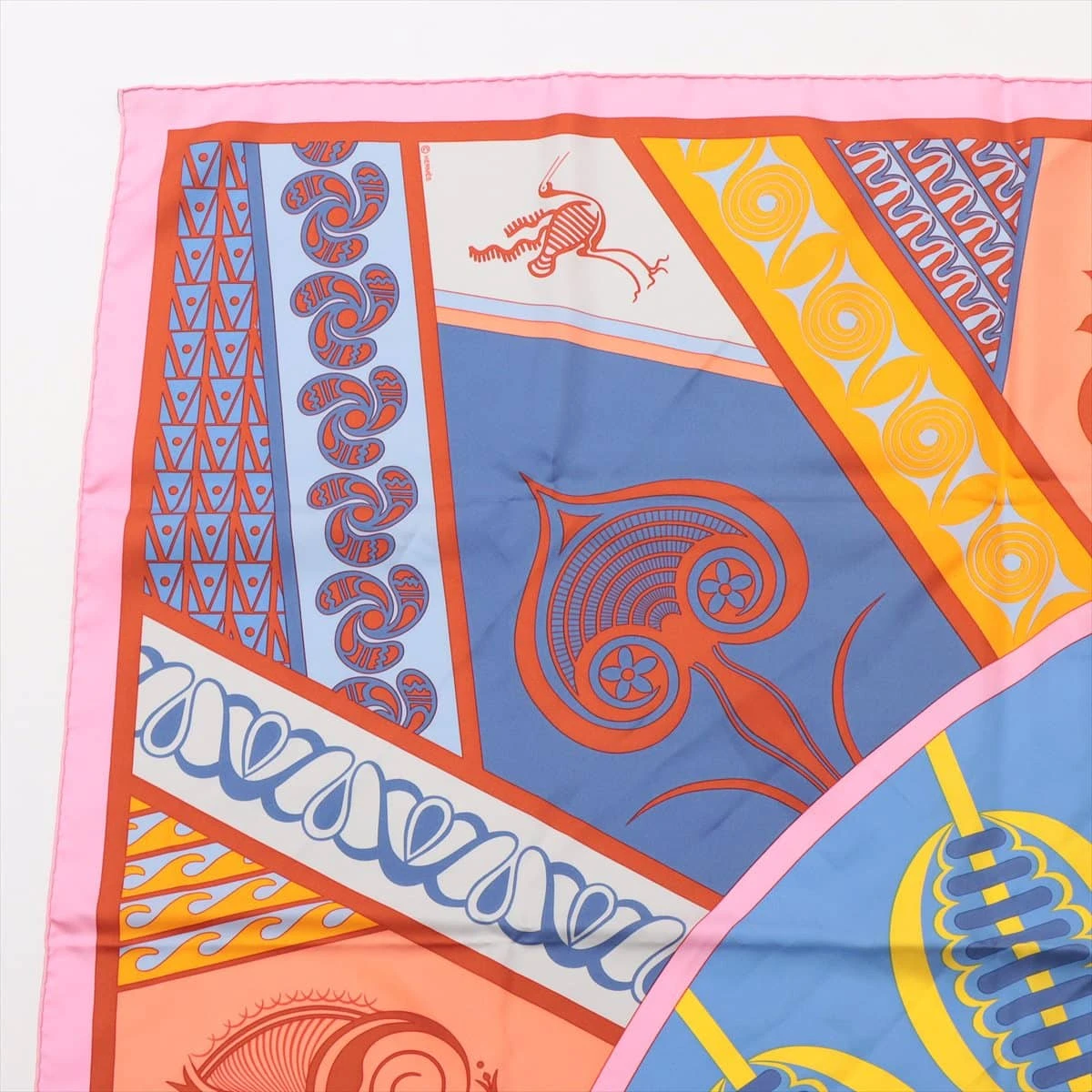 エルメス カレ90GEOMETRIE CRETOISE (クレタの幾何学) エルメス カレ90GEOMETRIE CRETOISE (クレタの幾何学) スカーフ シルク