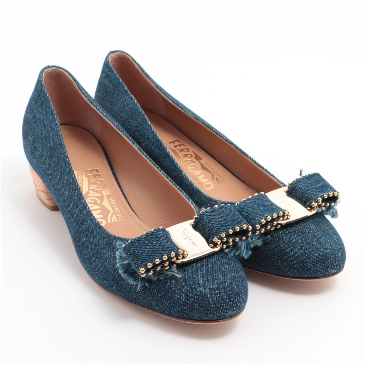 ファッション通販】 Ferragamo デニムパンプス 青 5cmヒール 靴 - 靴