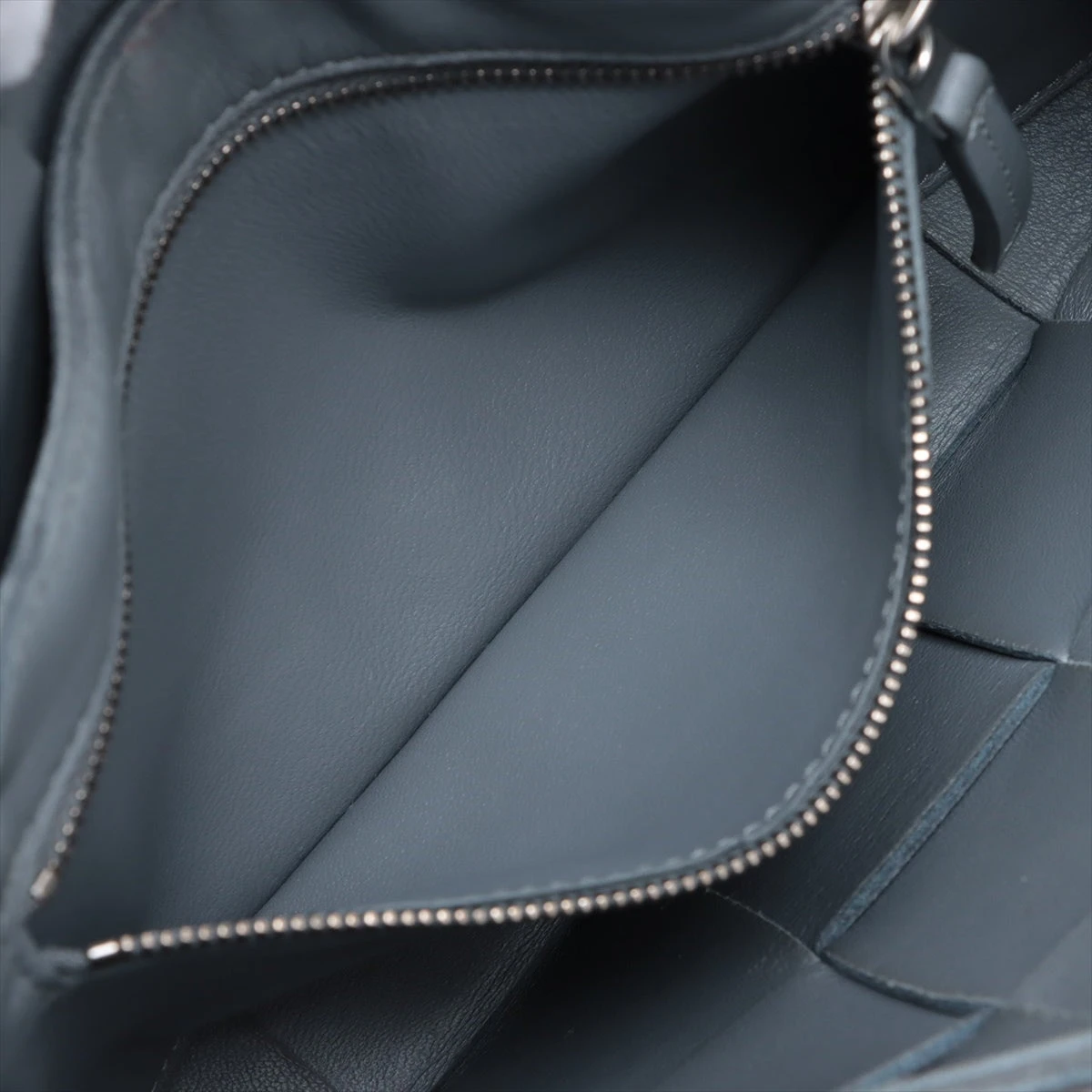 ボッテガヴェネタ マキシイントレチャート カセット レザー ショルダー