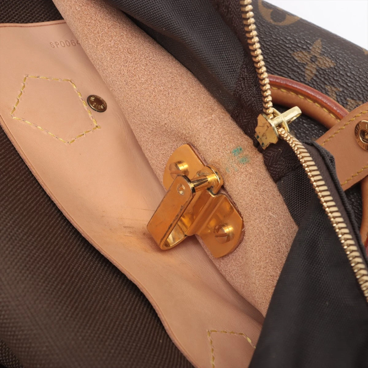 ルイ・ヴィトンガーメントカバー　ハンガー ヴィトン モノグラム ガーメントカバー M23400 ハンガー×2付き