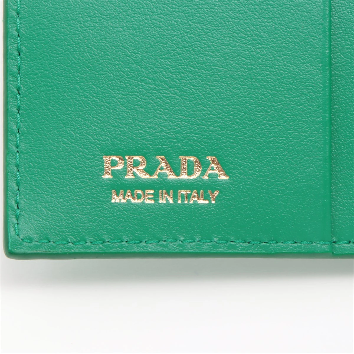 良品 ミュウミュウ エメラルド レザー 長財布 PRADA プラダ ブルー 緑 PRADA 長財布 緑｜Yahoo!フリマ（旧PayPayフリマ）