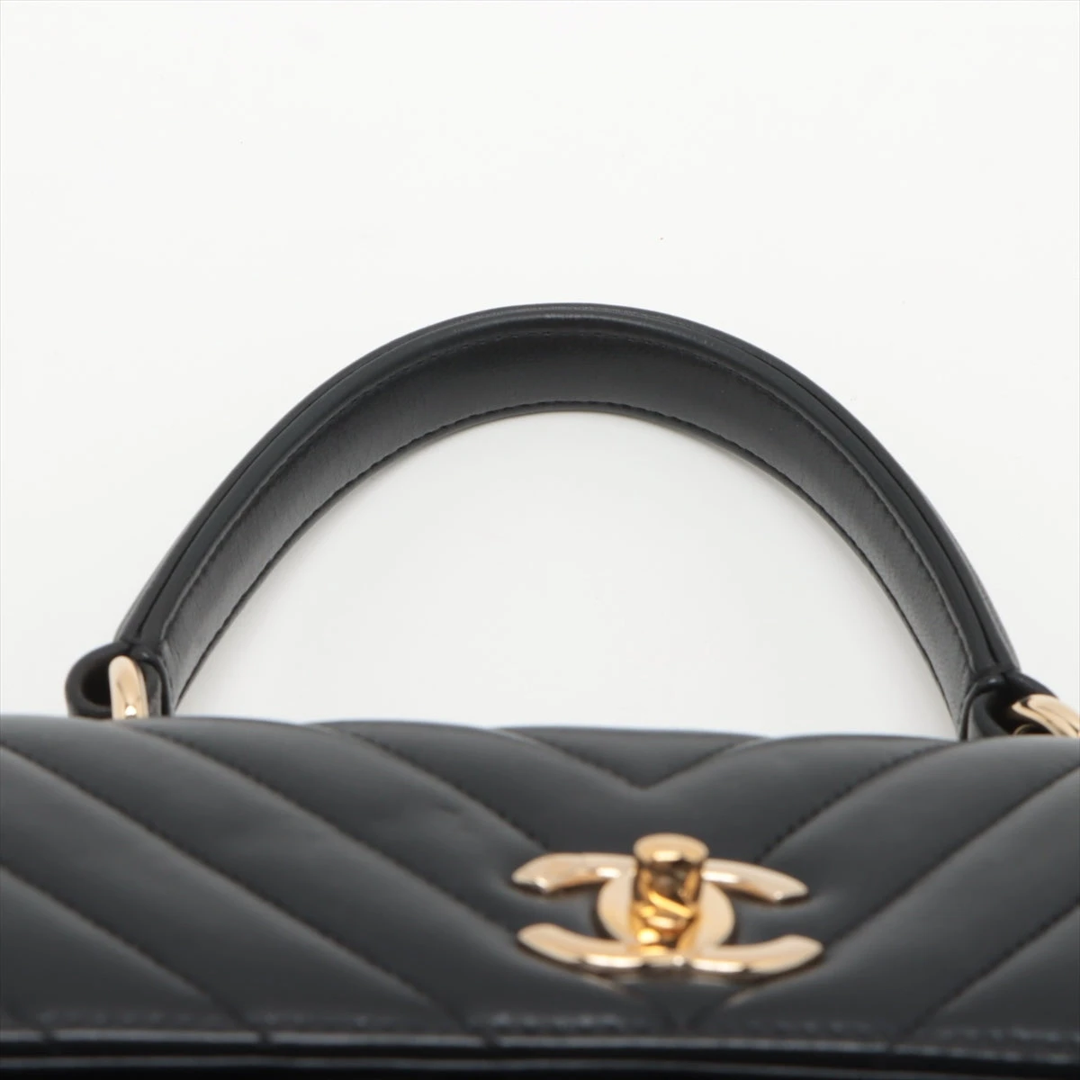 CHANEL❣️トレンディCC❣️ラムスキン 2WAYハンドバッグ✨ロゴプレート シャネル トレンディCC ラムスキン 2WAYハンドバッグ ブラック