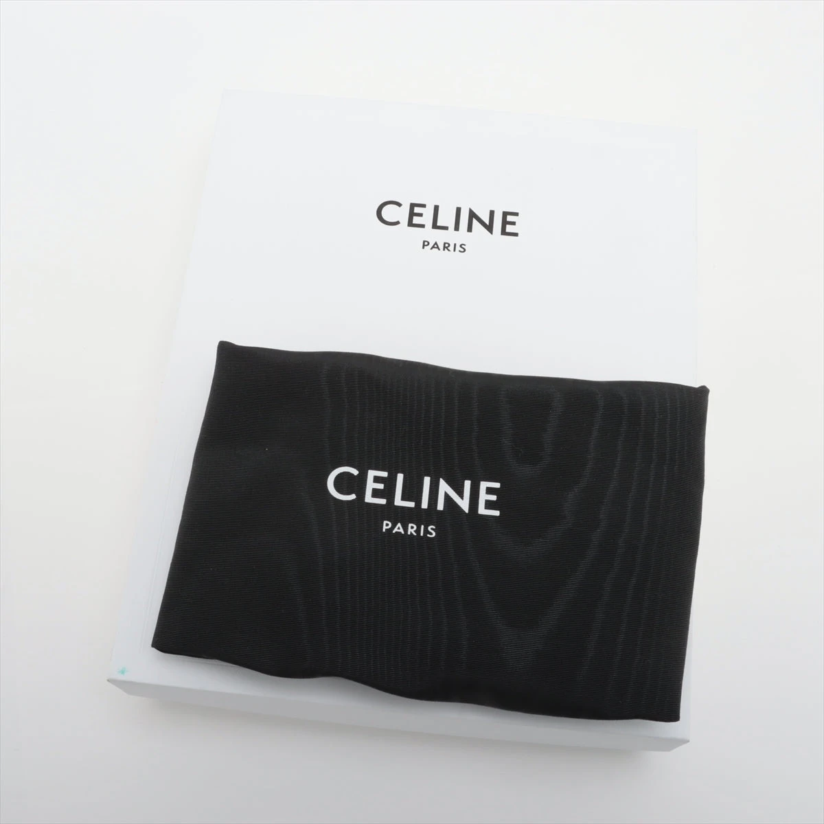 最終お値下げ！7月31日まで　CELINE トリオンフ　ブラックレザーウォレット セリーヌ トリオンフ レザー チェーンウォレット ブラック A