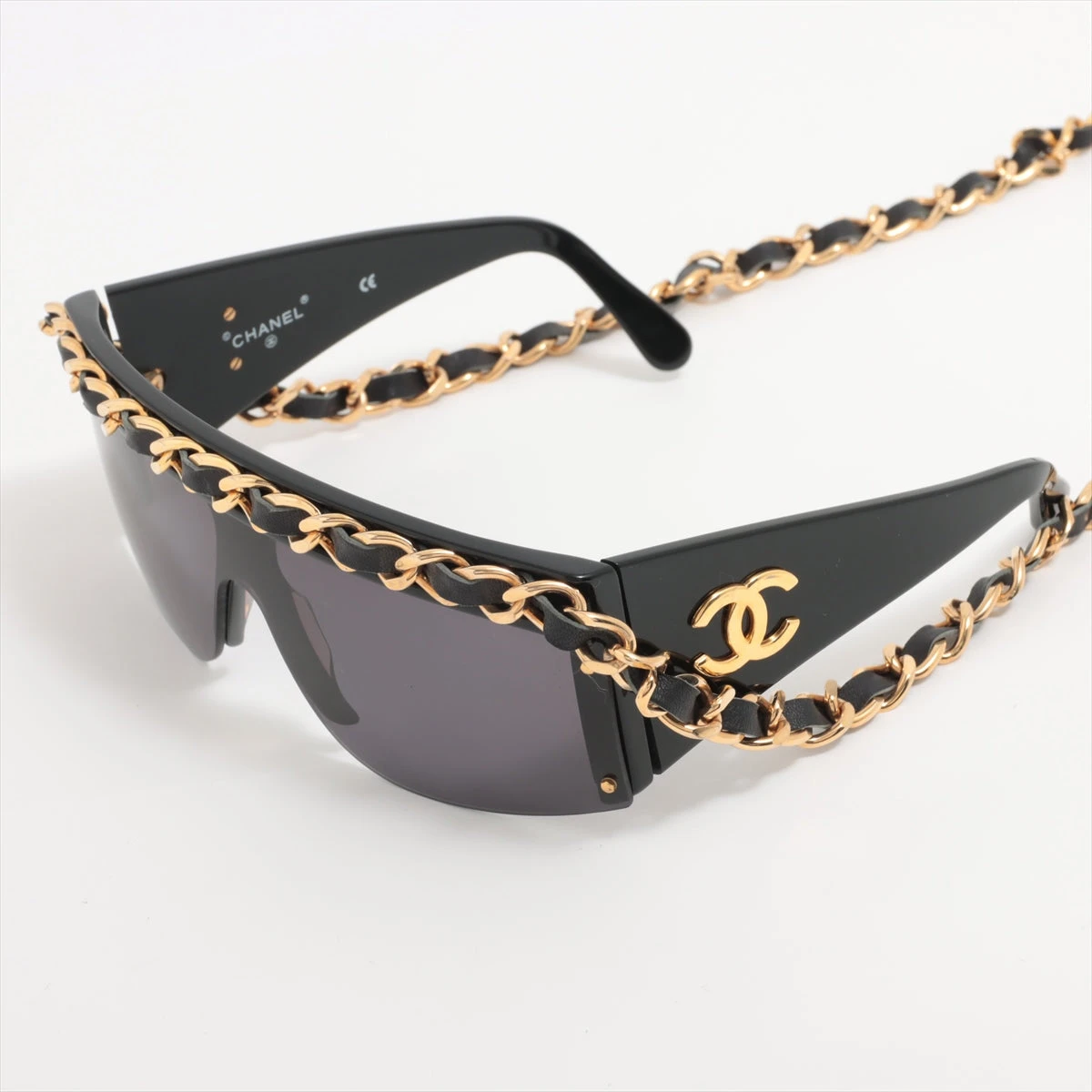 箱付き　サングラス　シャネル　マトラッセ　ココマーク　ゴールド　ブラック CHANEL シャネル サングラス ココマーク マトラッセ ブラック