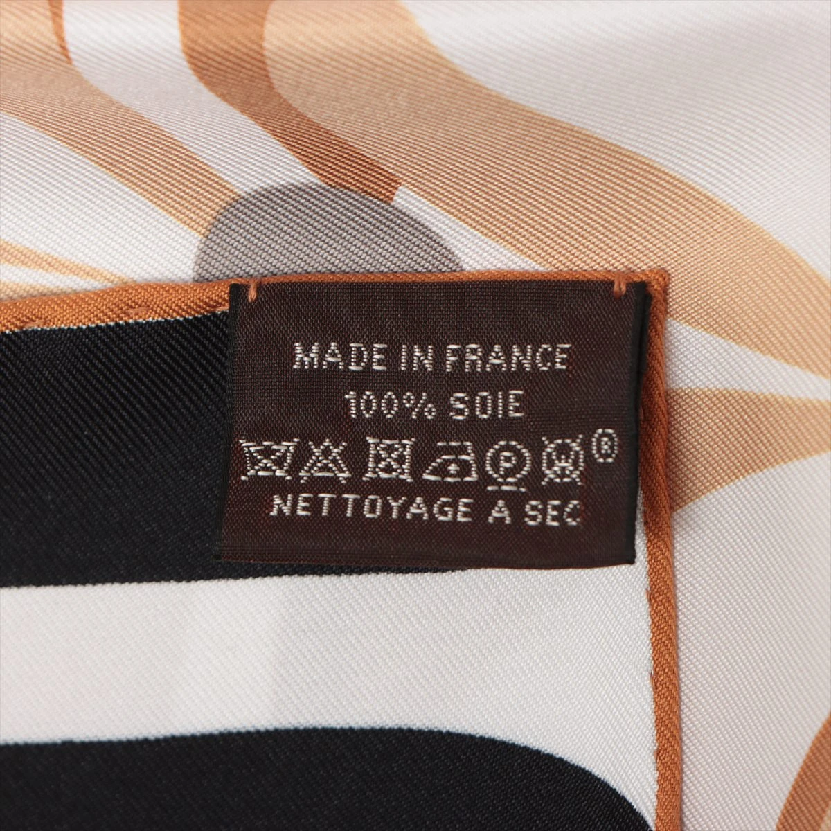 【巻くだけで完成度UP】HERMES カレ90 Parade & Fanfareキャメル HERMES スカーフ Parade en Fanfare scarf 90 直営店ラッピング