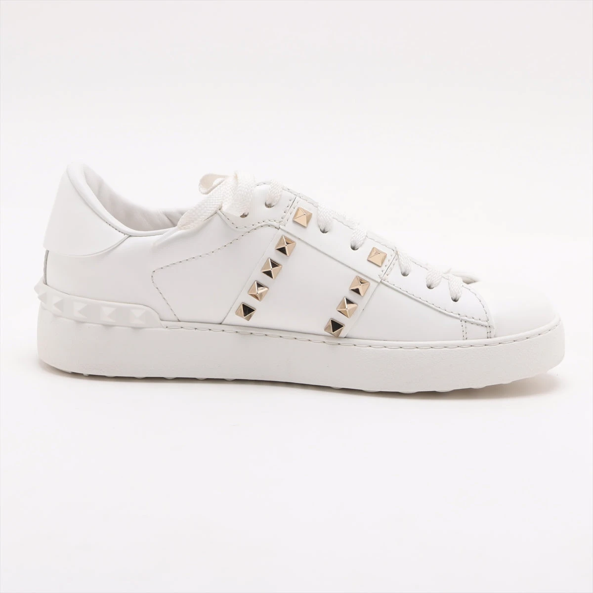 美品 ヴァレンティノガラヴァーニ スニーカー スタッズ　23.5㎝　レザー VALENTINO GARAVANI スタッズスニーカー