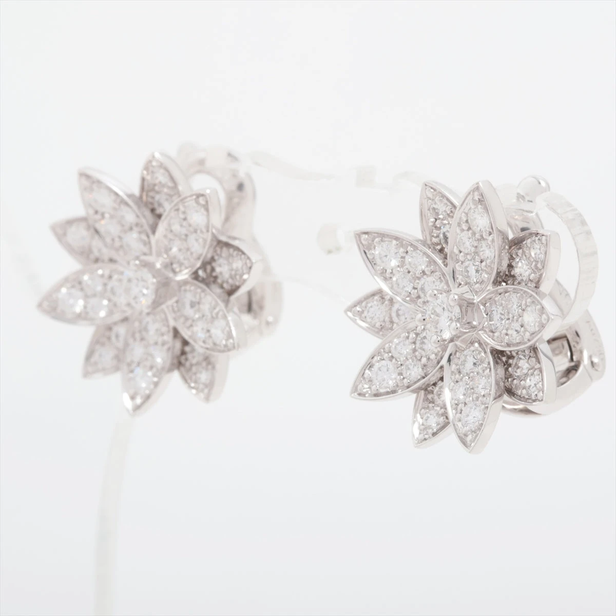 ピアス lotus”ペタル ダイヤモンドピアス レディース lotus'ペタル