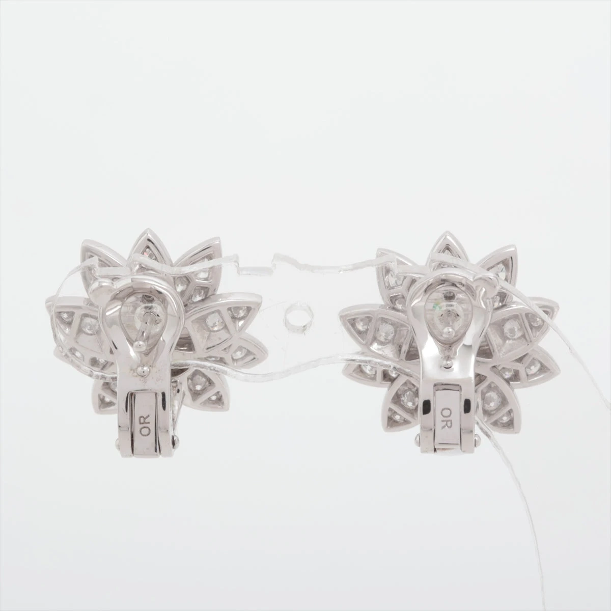 ヴァンクリーフ&アーペル ロータス スモール ダイヤ ピアス 750(WG