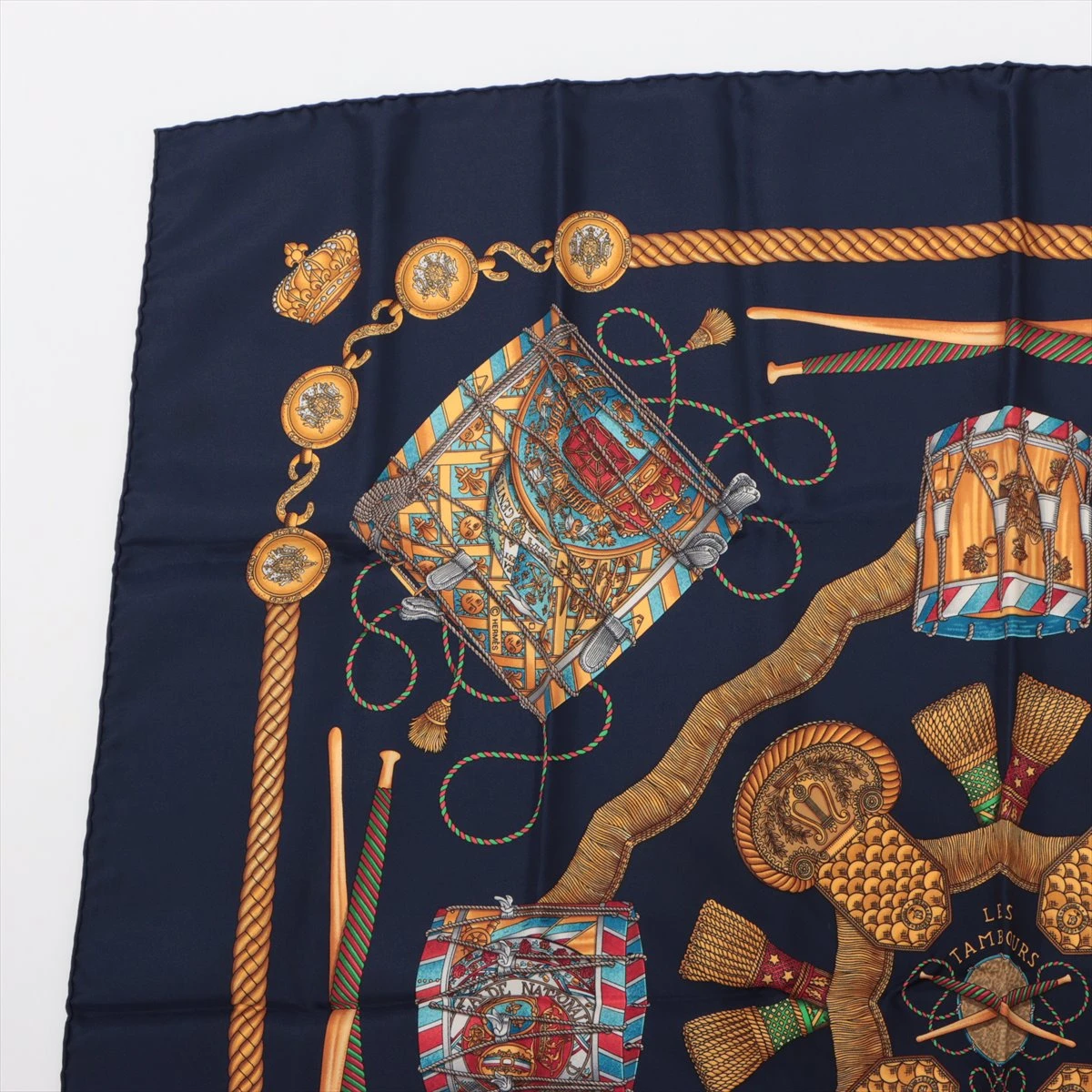 エルメス カレ90 LES TAMBOURS 太鼓 スカーフ シルク ネイビー