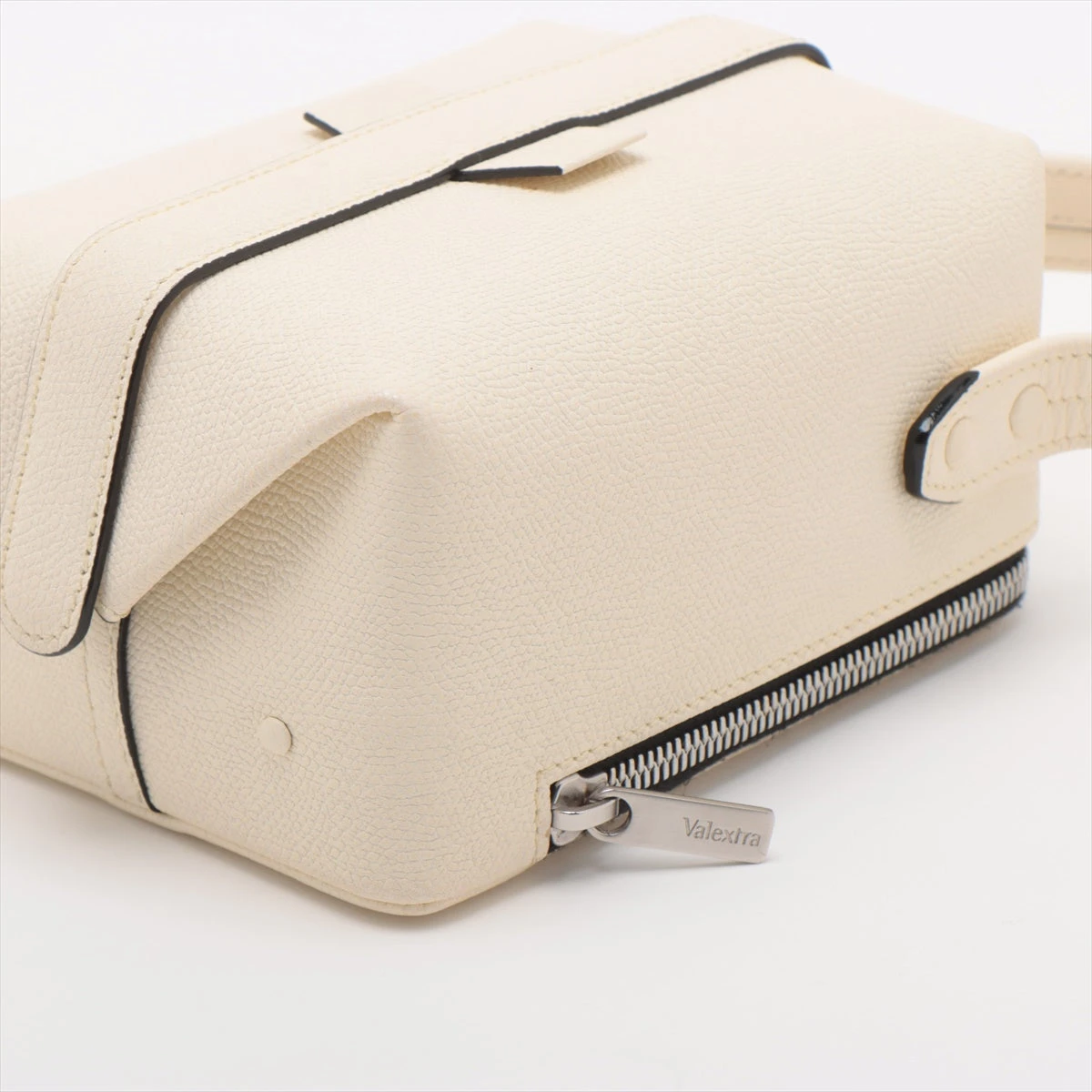 美品✨ヴァレクストラ トリックトラック バニティ ショルダーバッグ 斜め掛け 革 Valextra ヴァレクストラ ショルダーバッグ TRIC TRAC トリック