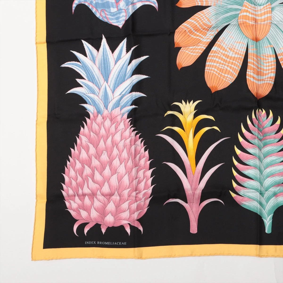 エルメス Index Bromeliaceaeブロメリアの目録 スカーフB7-A 2025年最新】ブロメリアの目録の人気アイテム - メルカリ