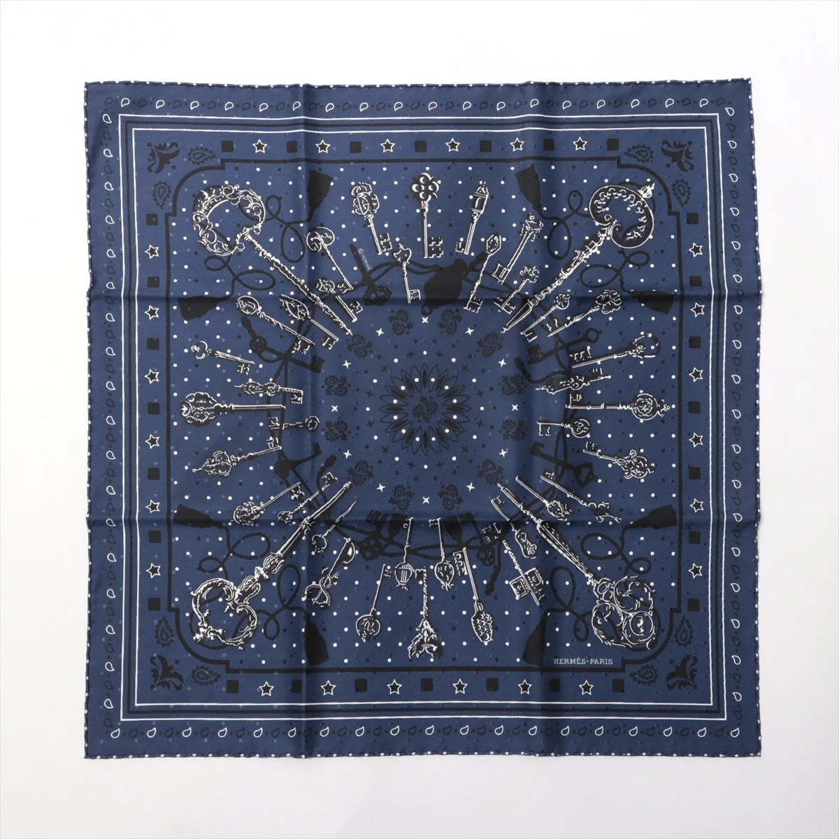 ❤未使用品❤カレ55 バンダナ柄 Les Cles 鍵 ネイビー エルメス エルメス バンダナ LES CLES 鍵 スカーフ シルク ネイビー カレ
