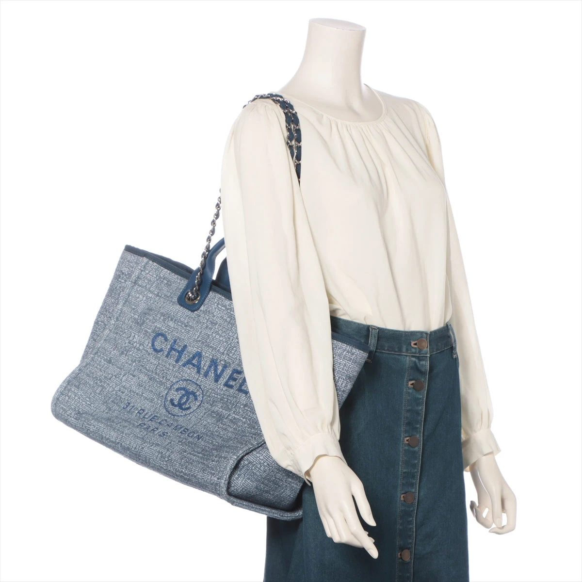 シャネルノベルティ　チェーントートバッグ　ブルー シャネル ドーヴィルGM ツイード×レザー チェーントートバッグ ブルー