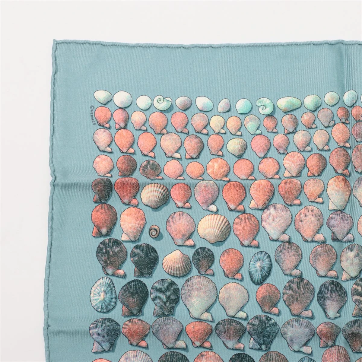 HERMES 貝殻デザイン スカーフ エルメス スカーフ シルク ブルー カレ45 COQUILLES 貝殻
