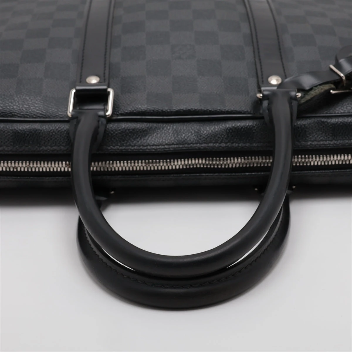 ヴィトン ダミエグラフィット ポルトドキュマン ヴォワヤージュ N41125