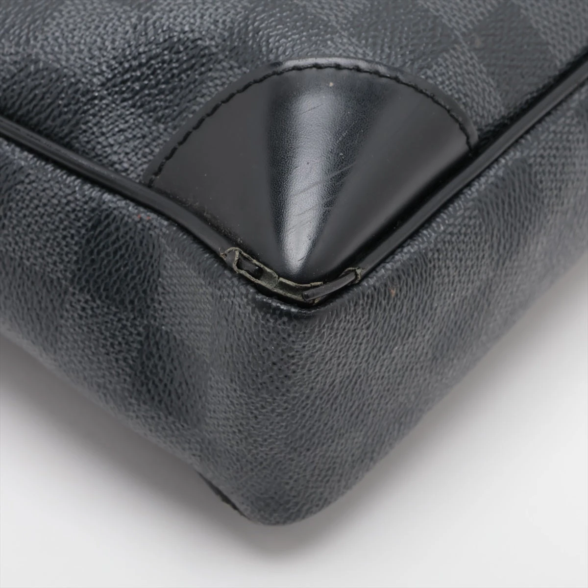 ヴィトン ダミエグラフィット ポルトドキュマン ヴォワヤージュ N41125