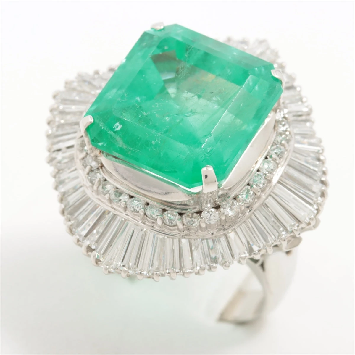 美品　pt900エメラルド ダイアリング　#12 Pt900 エメラルド リング ＃12 【中古】 65795の通販 by 質SHOP