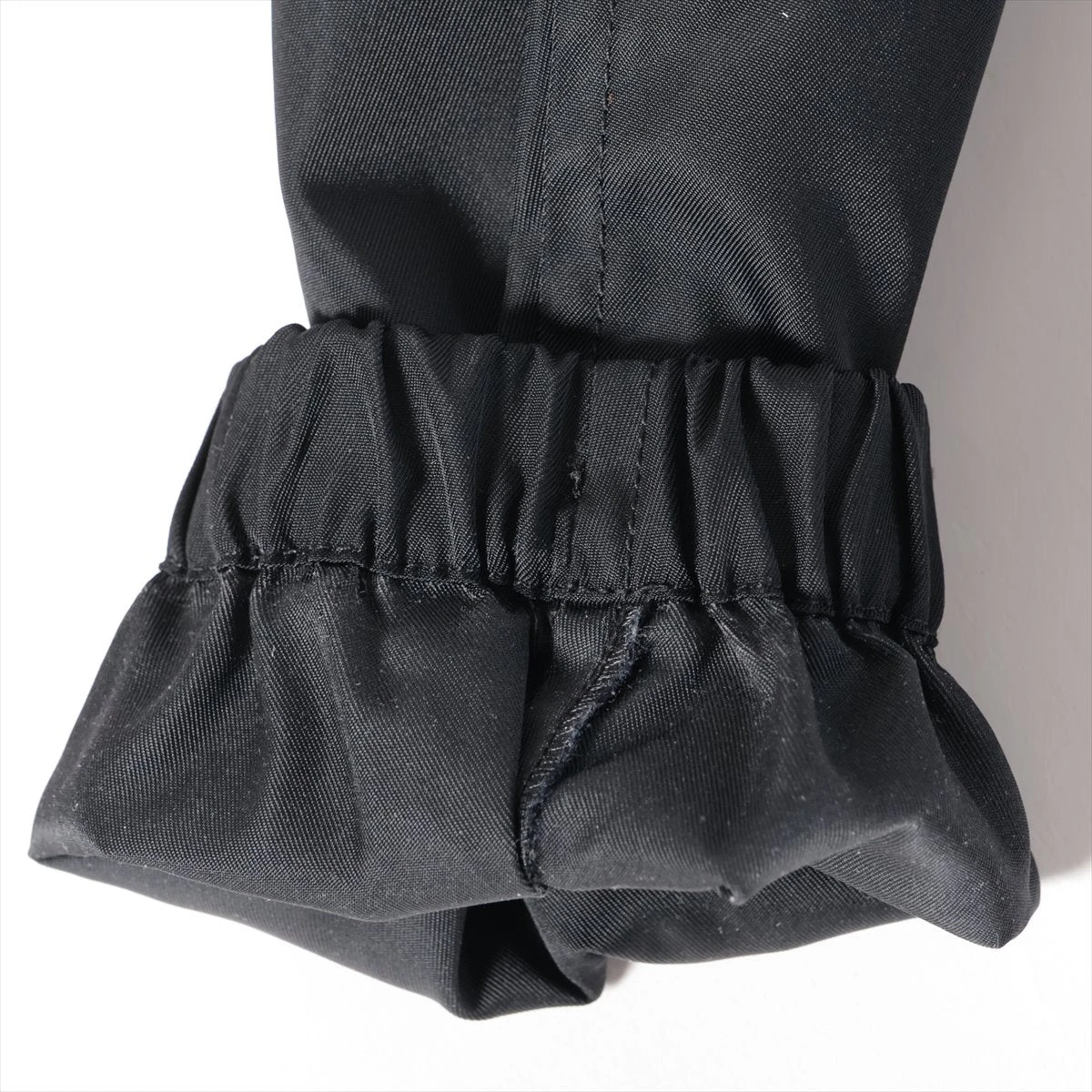 【希少】PRADA テクニカルコットン Re-Nylon パーカー ブラック PRADA Re-Nylon テクニカルコットンパーカー - メルカリ