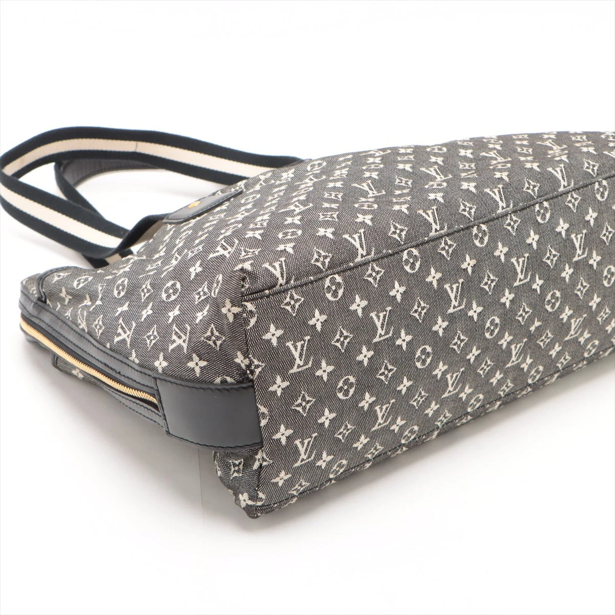 ヴィトン モノグラムミニ カバ マリーケイト M92495 角社外修理跡あり