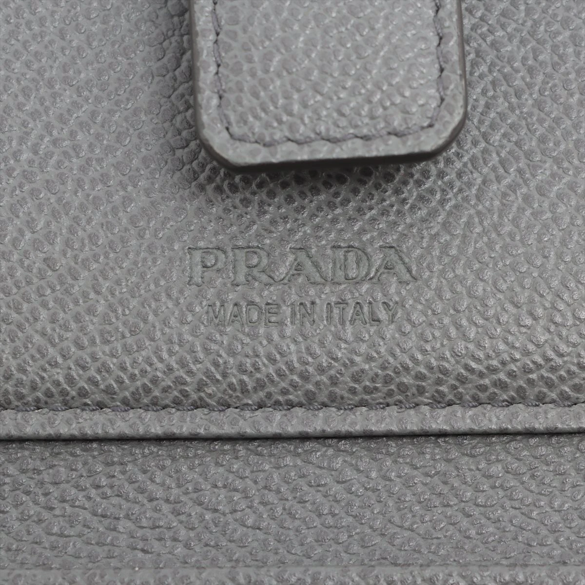 関税込み★PRADA セール★ 2MC049★マイクログレイン カードケ 関税込み☆PRADA セール☆ 2MC049☆マイクログレイン カードケ