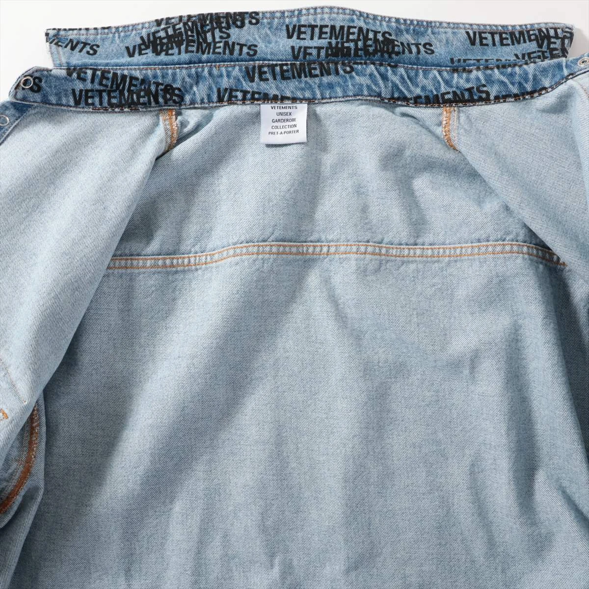 新品 VETEMENTS デニムシャツ デニム シャツ ヴェトモン ブルー VETEMENTS】EMBROIDERED LOGO DENIM SHIRT(LIGHT BLUE) | AYIN