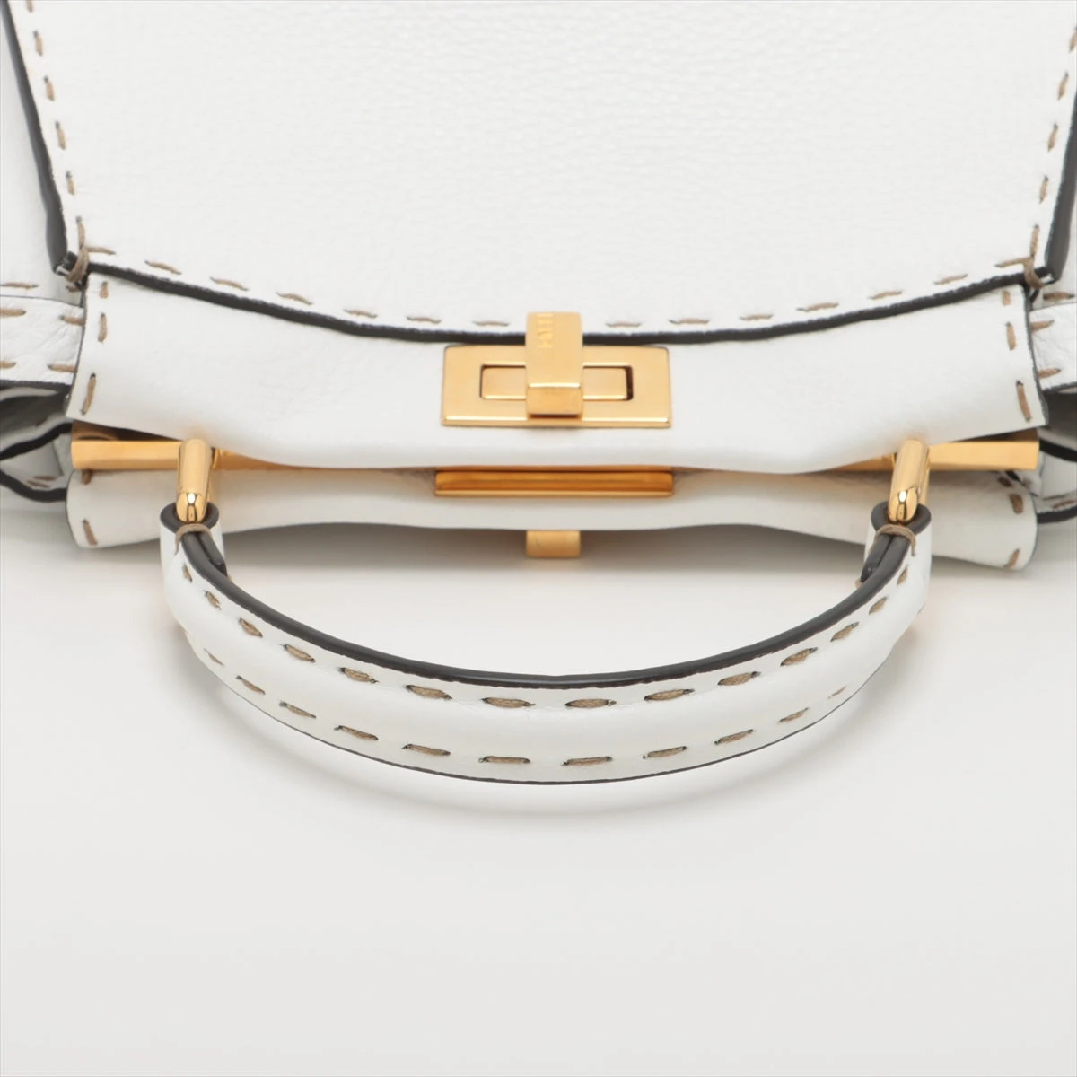 FENDI ピーカブー　ミニ　スモール　セレリア レザー　ハンドバッグ　ホワイト ピーカブー ミニ レザー ホワイト | Fendi