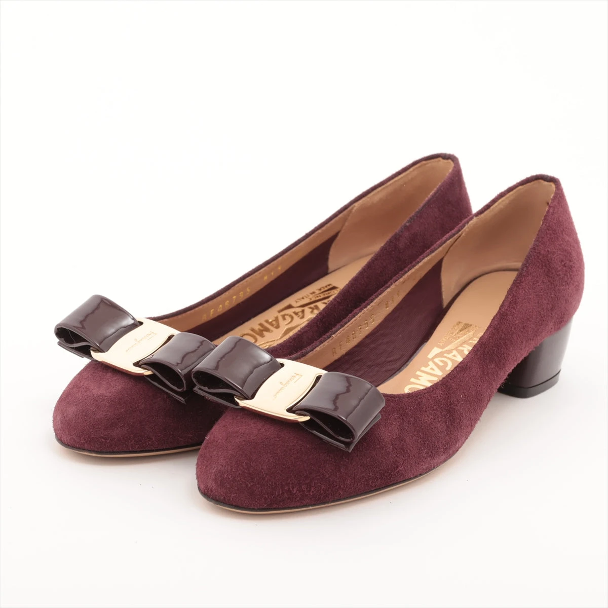 美品✨フェラガモ 定価95000円パンプス 7D ボルドー スウェード　サルノ 美品✨フェラガモ 定価95000円パンプス 7D ボルドー スウェード サルノ