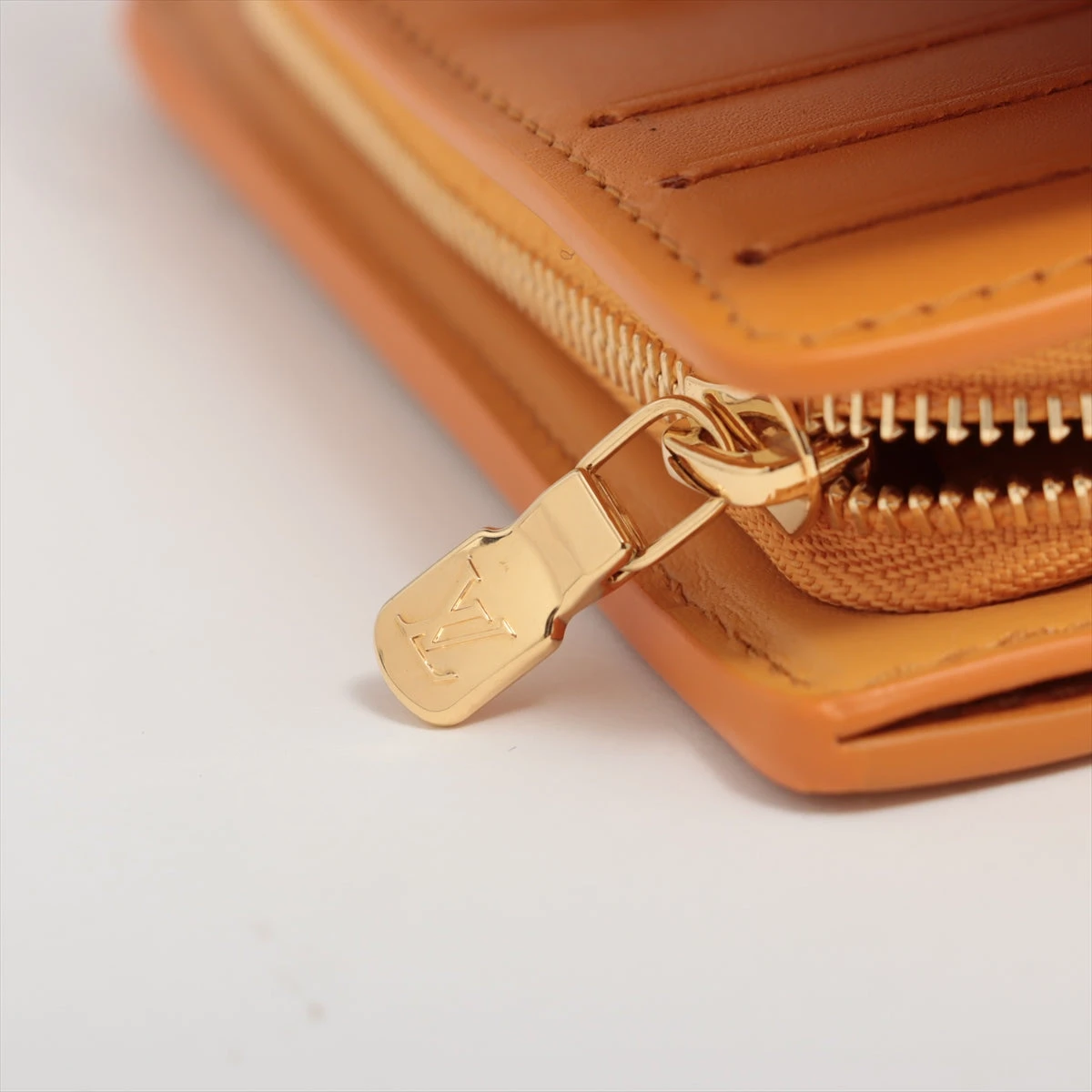 LOUIS VUITTON ブロデリーアングレーズ ポルトフォイユクレア