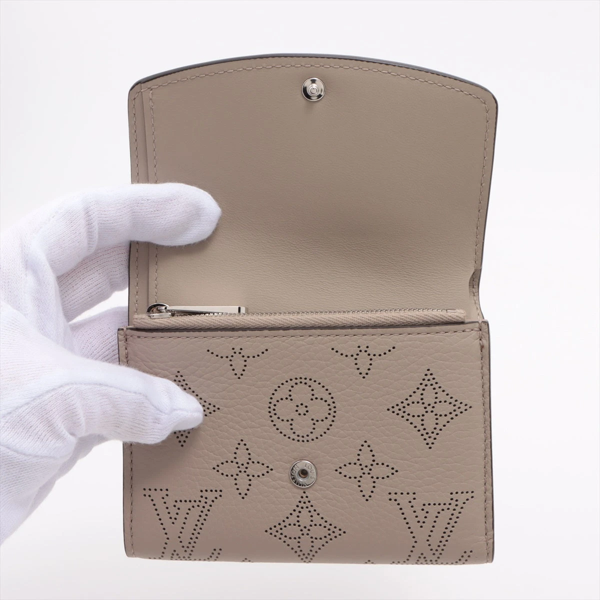 ヴィトン マヒナ ポルトフォイユ・ヴィクトリーヌ M82680 ガレ