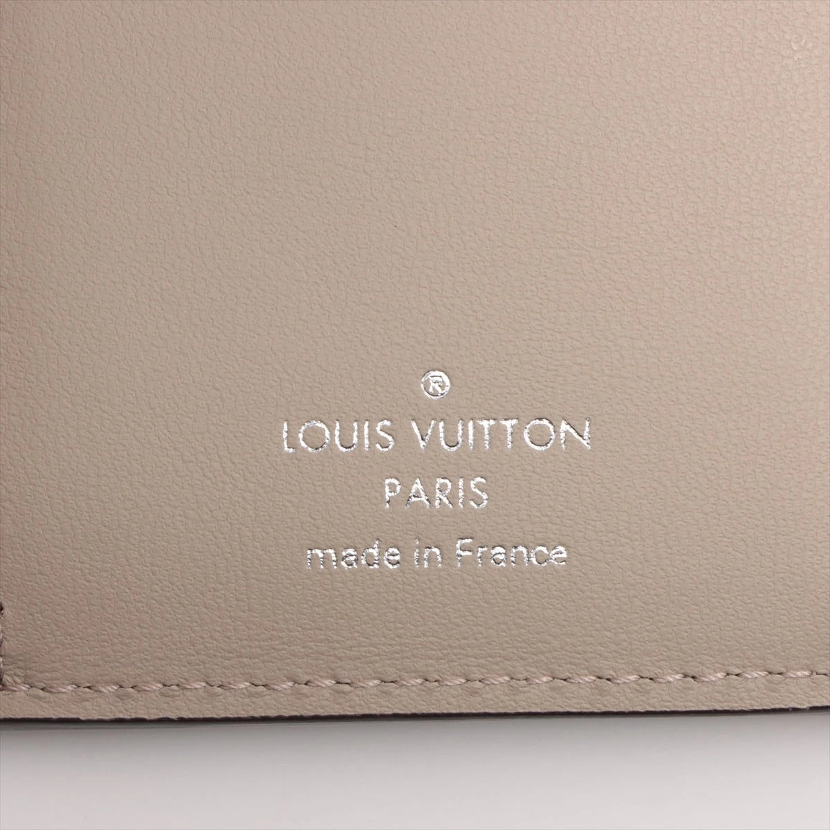 ヴィトン マヒナ ポルトフォイユ・ヴィクトリーヌ M82680 ガレ