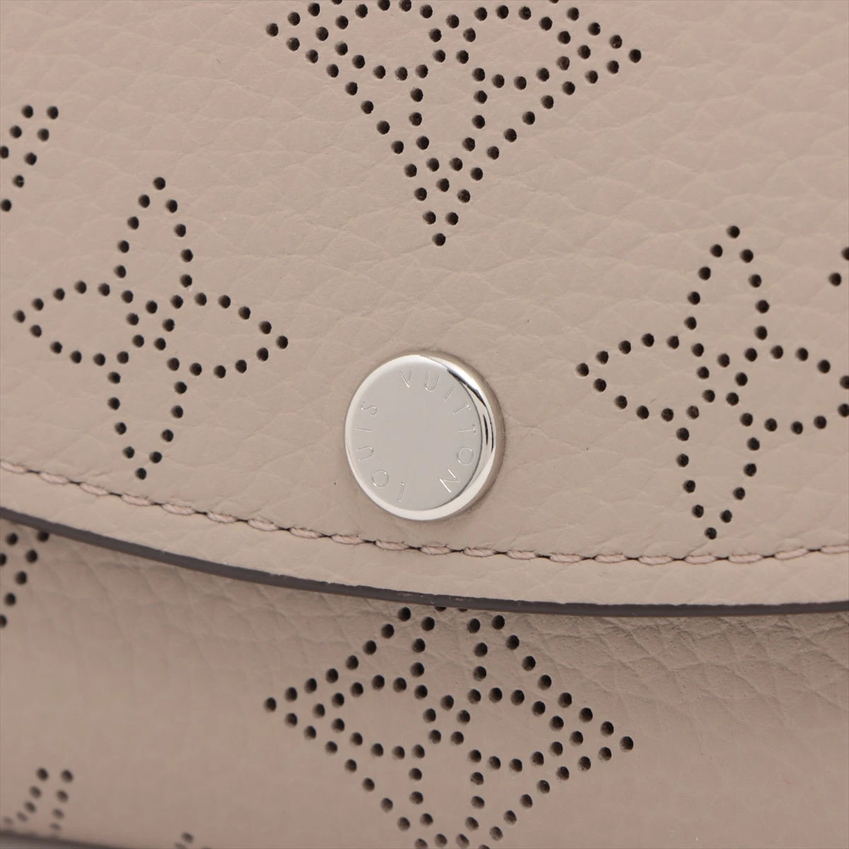 ヴィトン マヒナ ポルトフォイユ・ヴィクトリーヌ M82680 ガレ