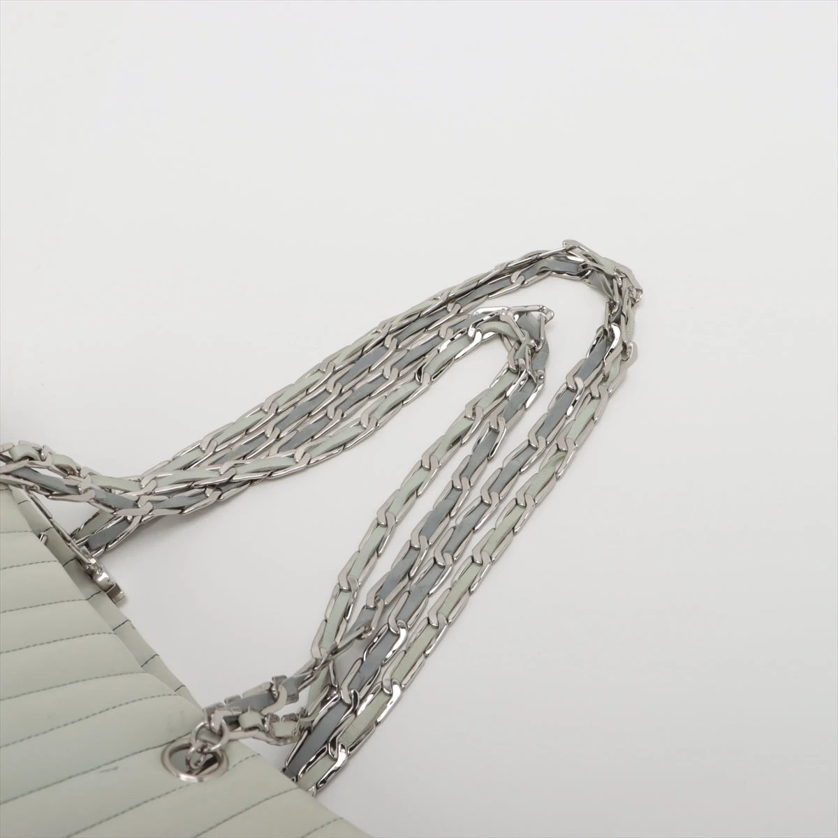 シャネル ニューマドモアゼル ラムスキン チェーントートバッグ ライト