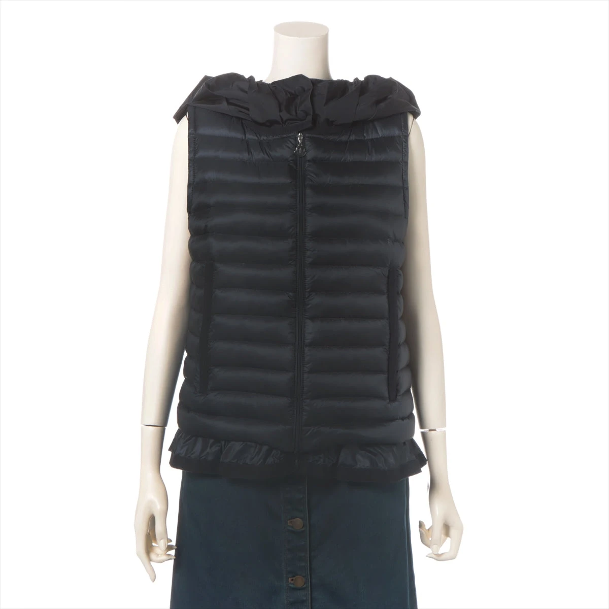 美品　MONCLER LUCILA ダウンベスト　フリル　ブラック　0 美品MONCLER LUCILA ダウンベストフリルブラック0
