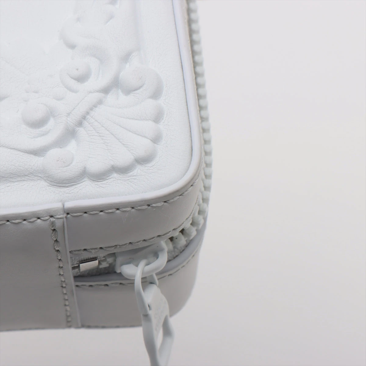 ヴィトン LVオーナメント ハンドル ソフトトランク M21833 RFID