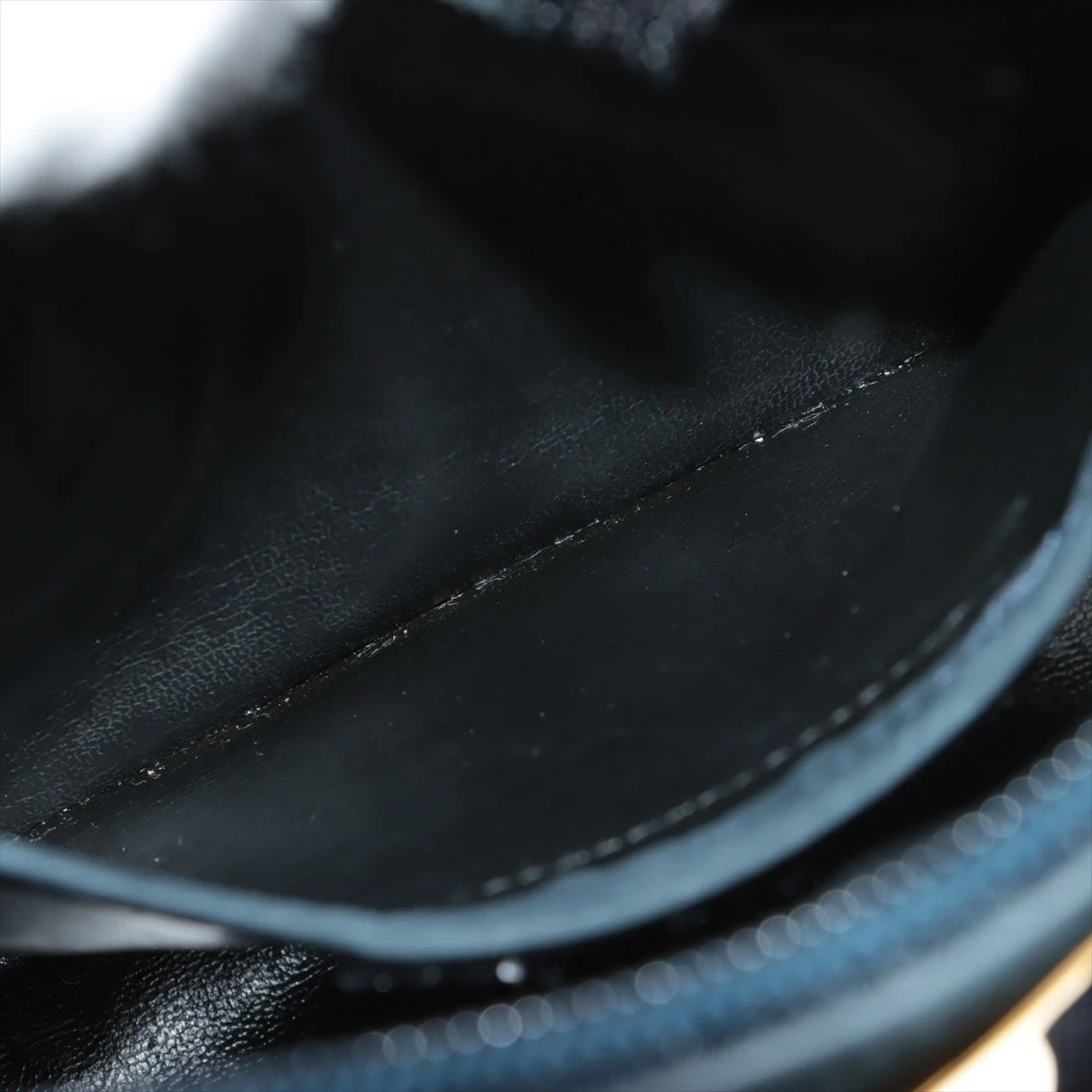 フェラガモ ヴァラ レザー×スエード ショルダーバッグ ネイビー