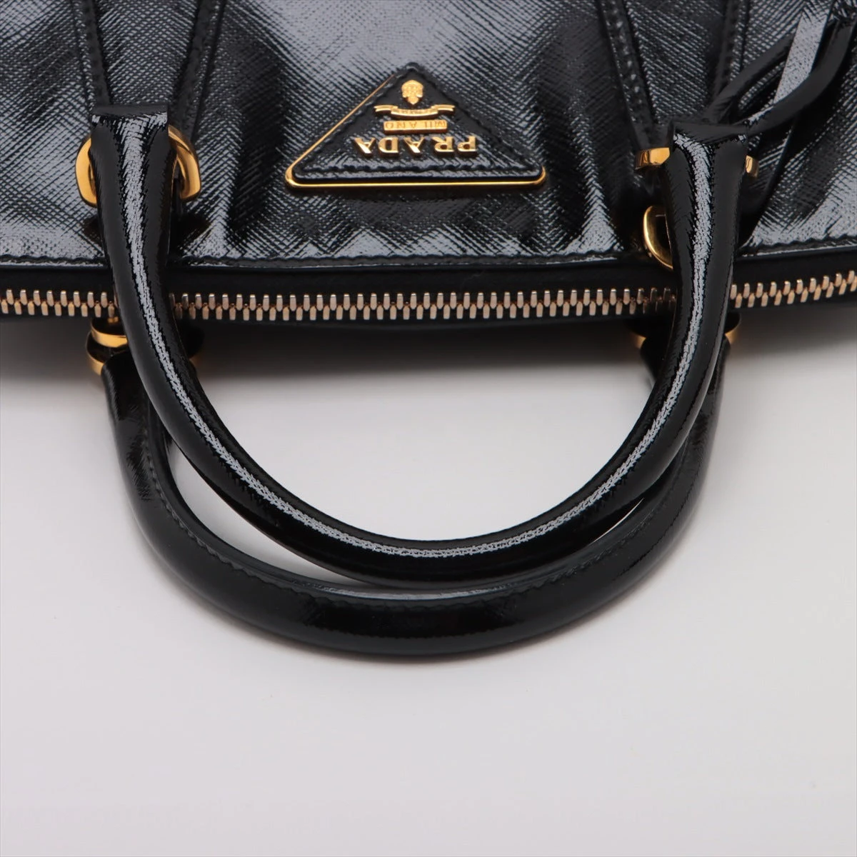【美品】PRADA プラダ ヴェルニック 2way ハンドバッグ サフィアーノ プラダ サフィアーノヴェルニック 2WAYハンドバッグ ブラック