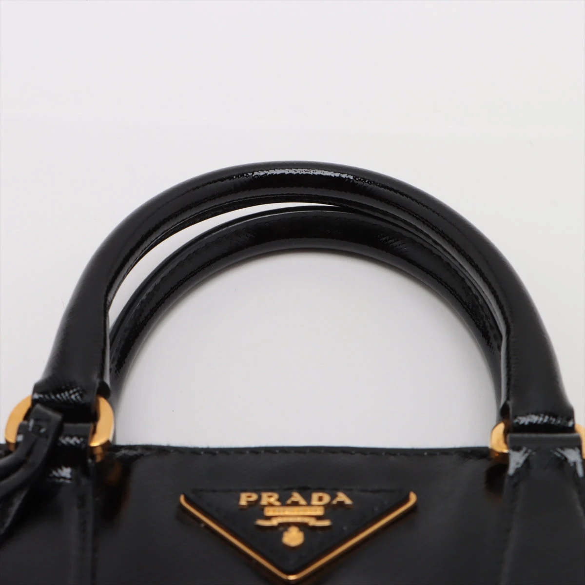 【美品】PRADA プラダ ヴェルニック 2way ハンドバッグ サフィアーノ プラダ サフィアーノヴェルニック 2WAYハンドバッグ ブラック