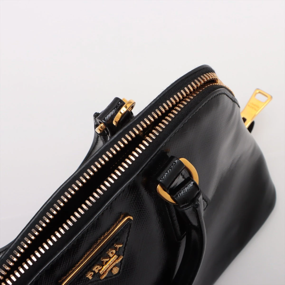 【美品】PRADA プラダ ヴェルニック 2way ハンドバッグ サフィアーノ 中古・古着通販】PRADA (プラダ) サフィアーノレザー 2way