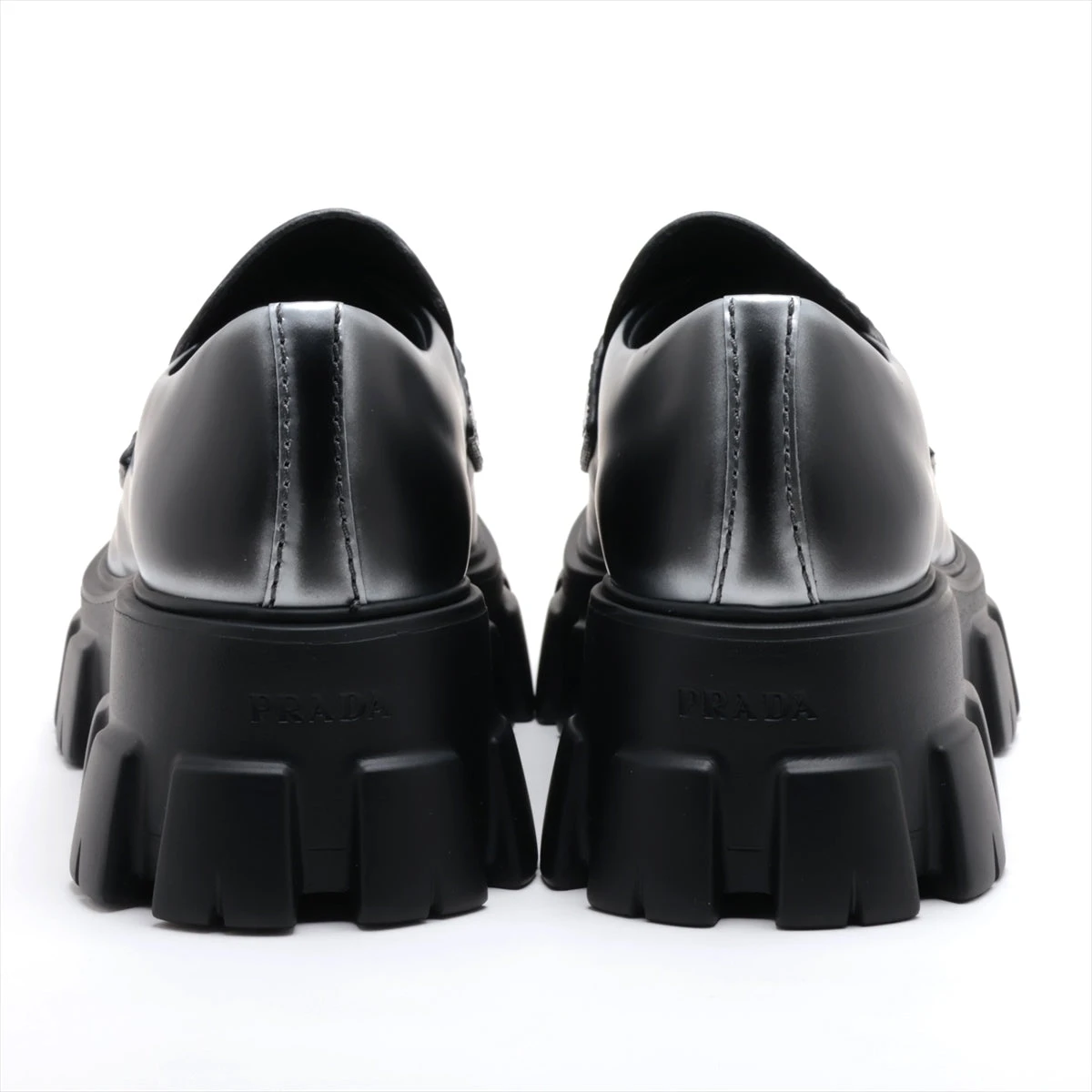 プラダ 厚底レザーローファー ブラック　モノリス Prada モノリス レザーローファー 55mm | ブラック | FARFETCH JP