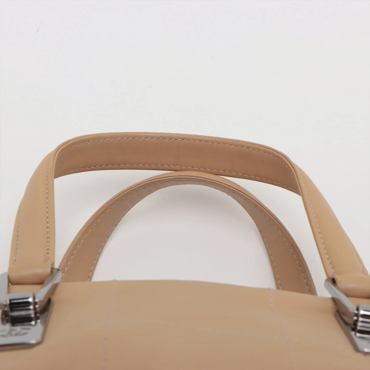 シャネル チョコバー レザー ハンドバッグ ベージュ シルバー金具 8